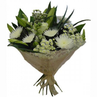 Beautiful Whites - Beautiful seasonal choice flower combo suitable for all reasons.